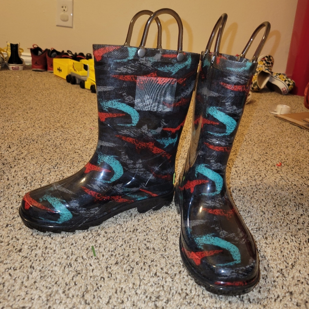 Boys Rainboots sz 12